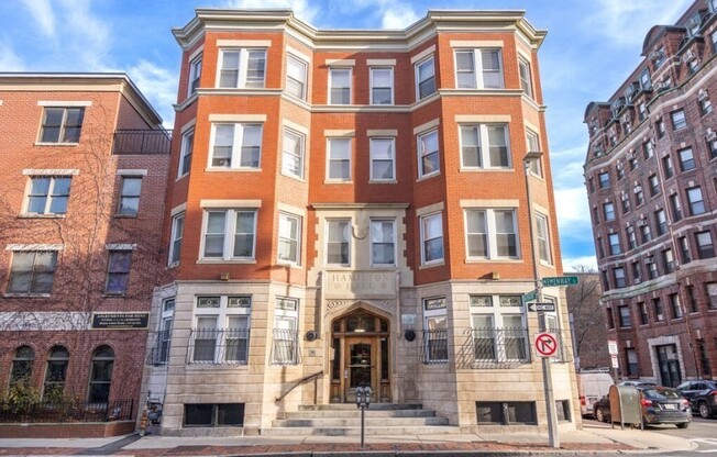 1 bed, 1 bath, 350 sqft, $2,715, Unit #24