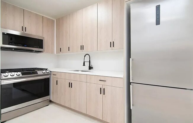 Studio, 1 bath, $3,850, Unit 4D