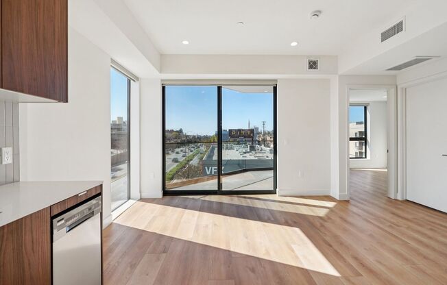 1 bed, 1 bath, 667 sqft, $3,295