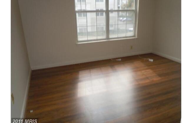 3 Bedroom Condo Located In The Kentlands