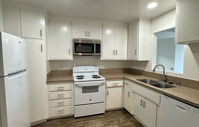 Versailles Apts.