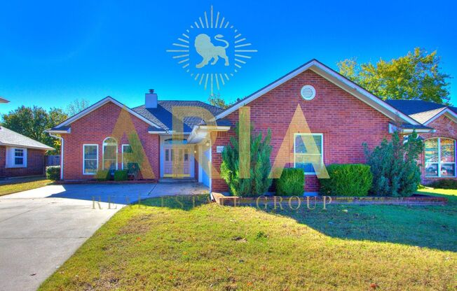 GORGEOUS 3 Bed/2 Bath Home in West Norman's Cambridge Addition!