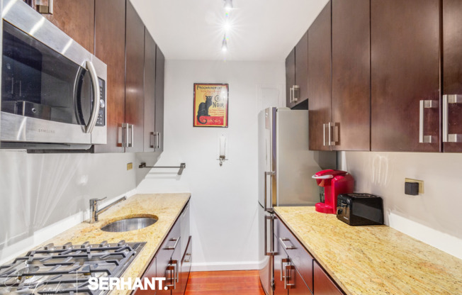1 bed, 1 bath, $4,400, Unit 4E
