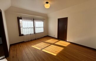 2 beds, 1 bath, $2,950, Unit # 2