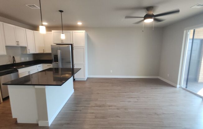 1 bed, 1 bath, 783 sqft, $1,495, Unit 880-212