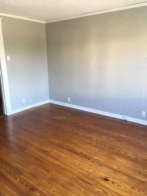 2 beds, 1 bath, 727 sqft, $1,195, Unit Unit B