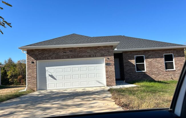 4 bedroom 2 bath Bolivar MO