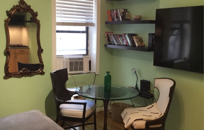 1 bed, 1 bath, $3,000, Unit 1