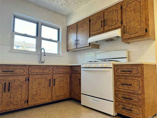 2 beds, 1 bath, 950 sqft, $2,500, Unit 1F