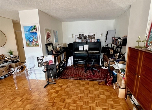 566 Commonwealth Ave