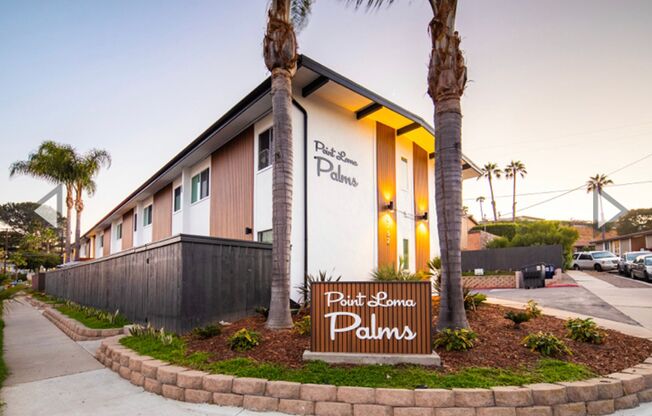 Point Loma Palms - Renovated 1 bed with washer/dryer, new appliance, LARGE patio!