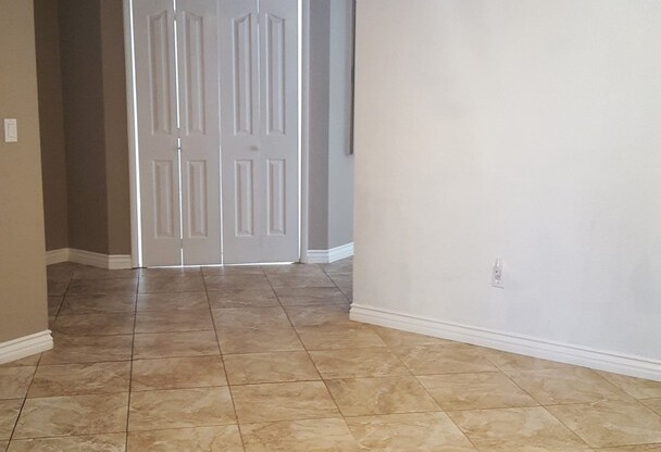 Three Bedroom Southwest Condo, Tile, Ground Floor
