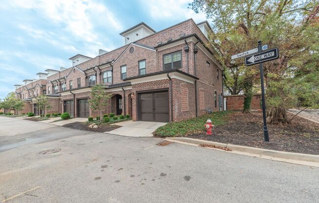 Beautiful Newer Townhome - Bull Street District, Columbia, SC