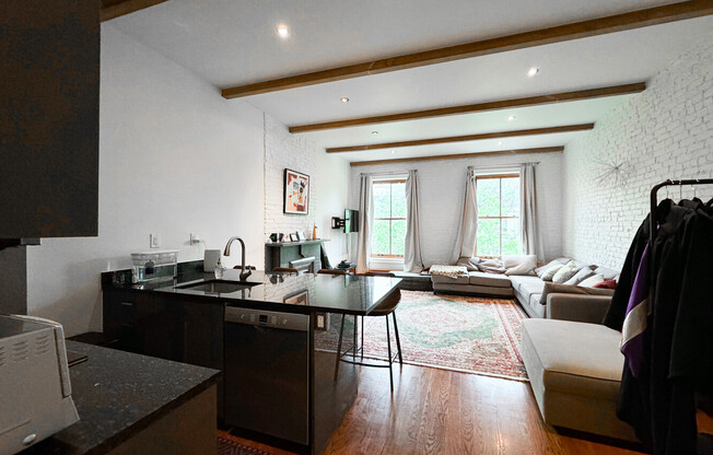 259 W 132 ST