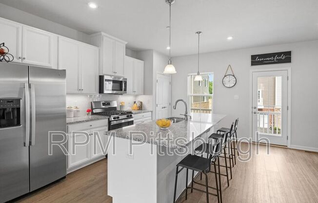 489 NOLAN CIR