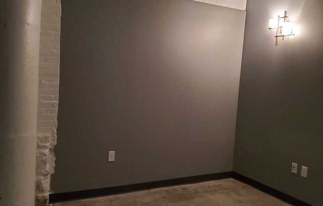 2 beds, 1 bath, 912 sqft, $1,506, Unit 102W