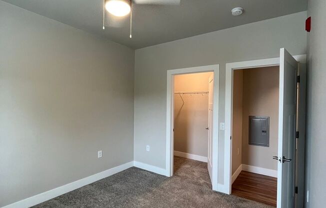 3 beds, 2 baths, 1,212 sqft, $2,400