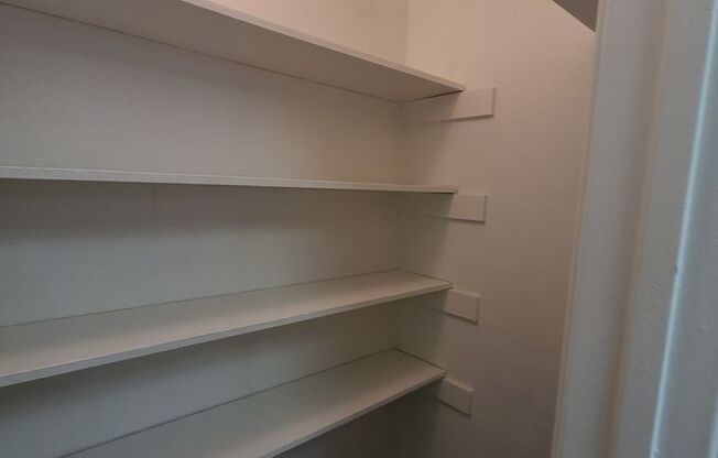 2 beds, 2 baths, 985 sqft, $1,275, Unit 905