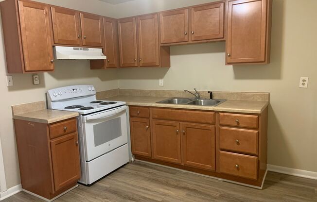 2 beds, 1 bath, $895