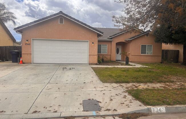 Nice house for rent in Tulare!