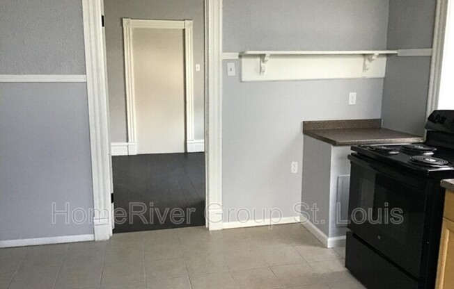 2 beds, 1 bath, 1,177 sqft, $925