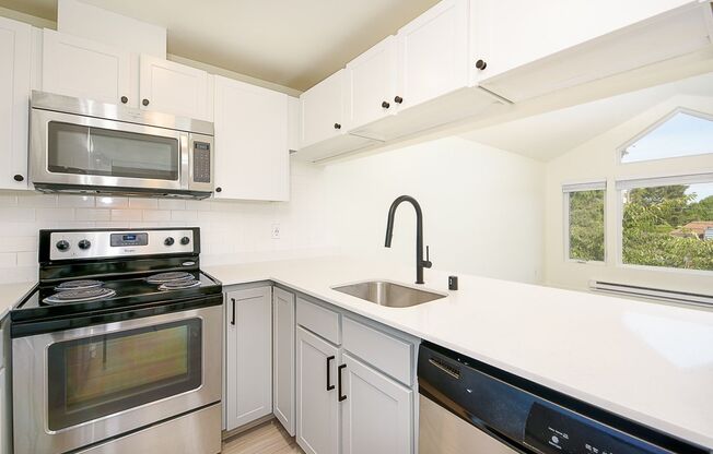 2 beds, 2 baths, 1,065 sqft, $2,425, Unit 2-307