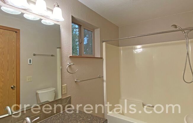 2 beds, 1 bath, $2,050