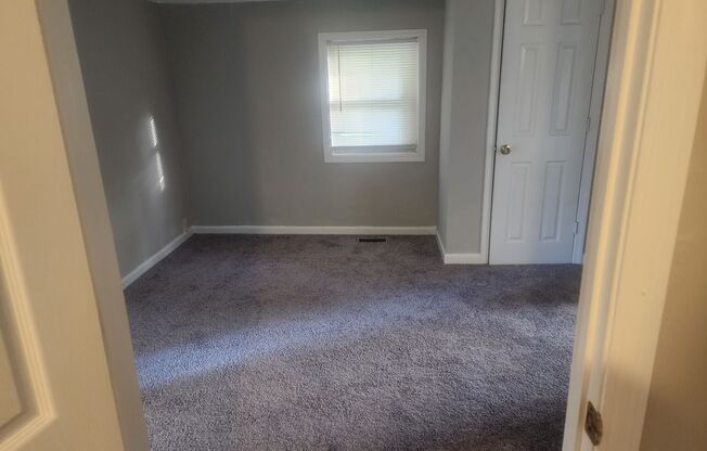 2 beds, 1 bath, $1,300