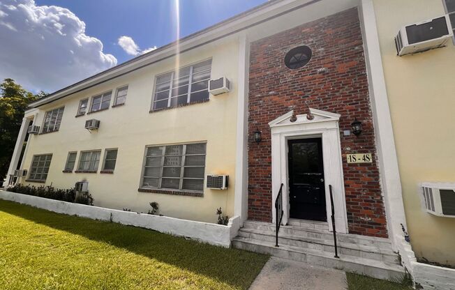 1000 E Ponce de Leon Blvd