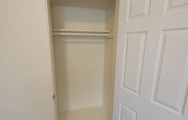 2 beds, 1 bath, 675 sqft, $675, Unit 441 Winfield-Unit 14