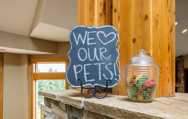 Sammamish WA apartments near Starbucks - Boulder Creek is pet friendly