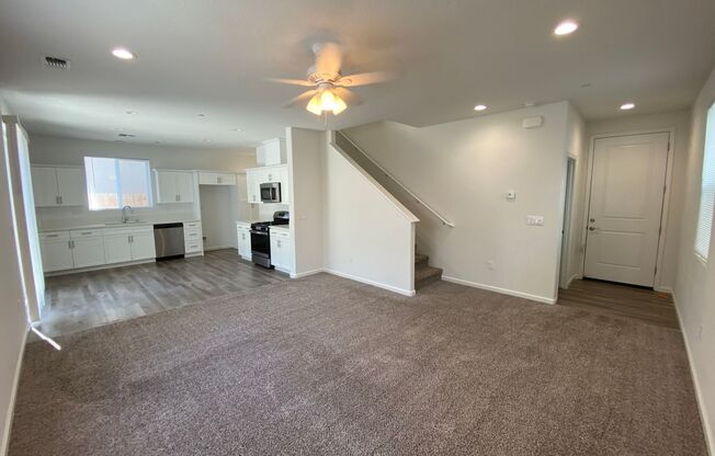 Two-story Like New built home, NW Visalia Area Available now!!