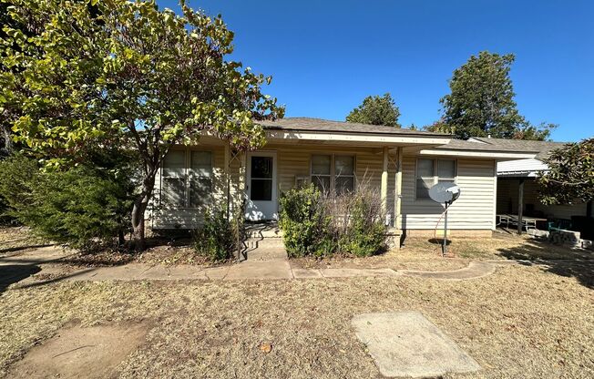 Cute 3 bed 1.5 bath in Warr Acres