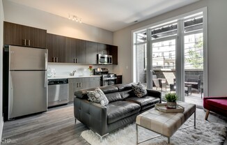 3220 N. Lincoln Ave.