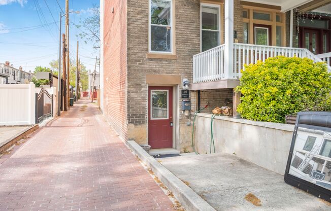 Stunning 2 BR/2.5 BA 2-Level Condo in Petworth!