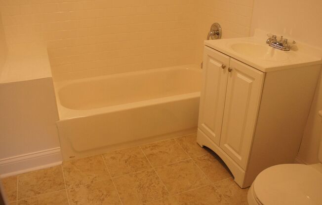 1 bed, 1 bath, 1,244 sqft, $1,995, Unit 2526-G