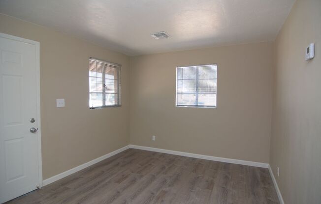 Charming 1 Bedroom 1 Bath Duplex! Central Tucson Location!