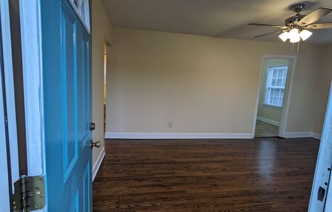 Great 2 Bedroom Home For Rent Near The Library!