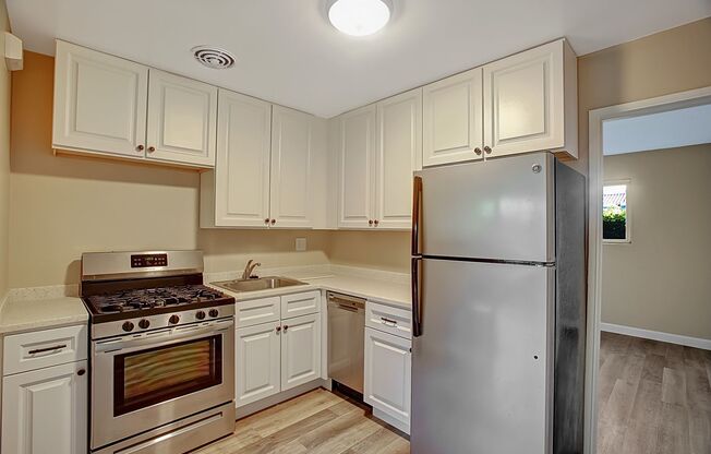 1 bed, 1 bath, 531 sqft, $2,595, Unit 12