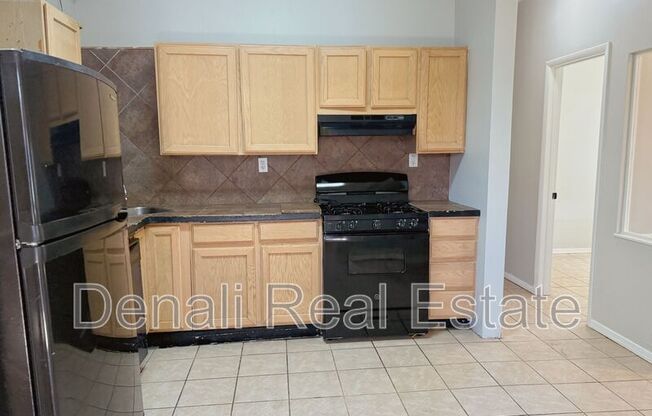 121 N 12 AVE
