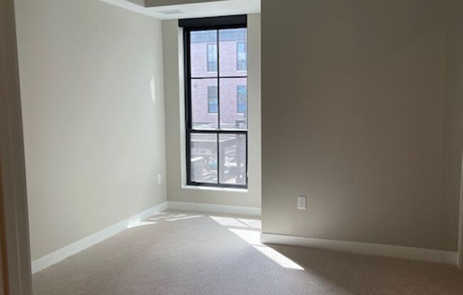 1 bed, 1 bath, 956 sqft, $2,845, Unit 404