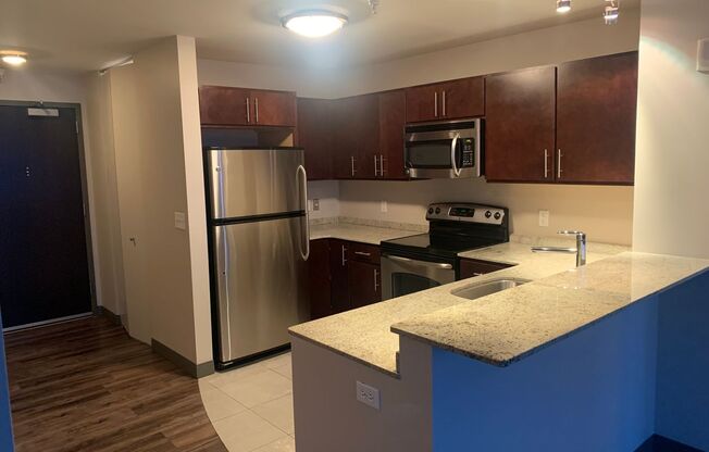 2 beds, 2 baths, 1,009 sqft, $2,005, Unit 1007