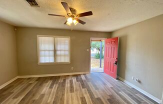 2 beds, 1 bath, $900