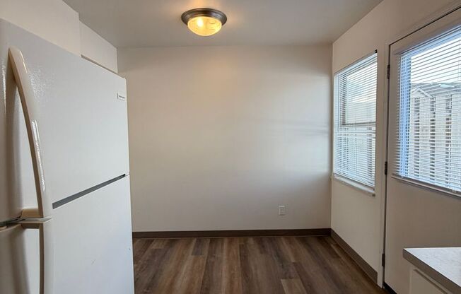 2 beds, 1 bath, 885 sqft, $1,150, Unit 678