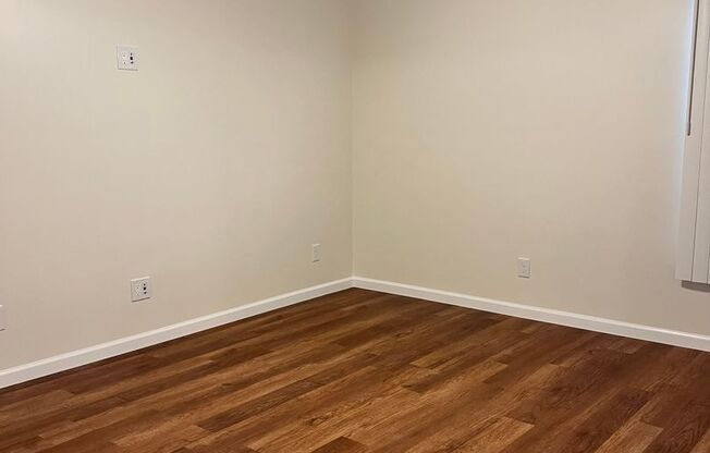 2 beds, 1 bath, 918 sqft, $2,999, Unit 031