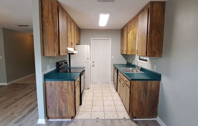 3/2 house in convenient NW location!