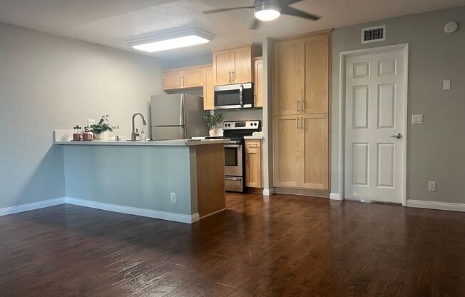 2 beds, 1 bath, 825 sqft, $2,795, Unit 0006