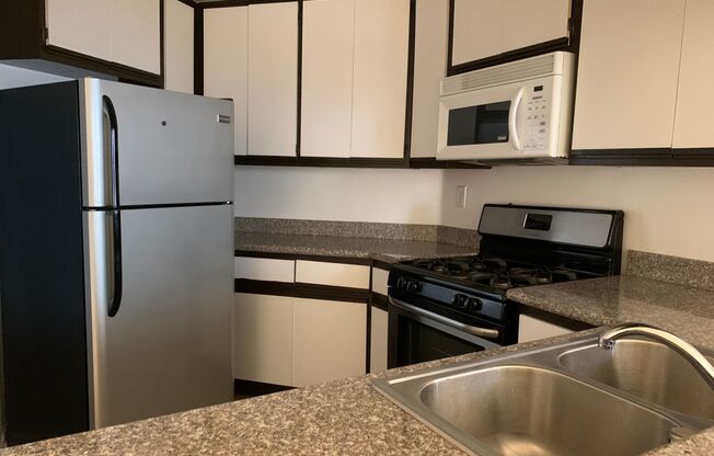 2 beds, 2 baths, 1,000 sqft, $2,654, Unit 306