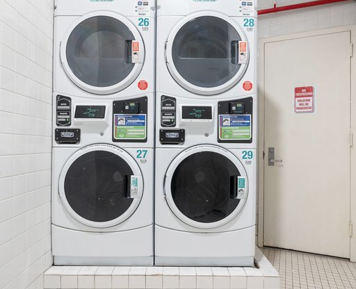 Studio, 1 bath, $3,600, Unit 16J