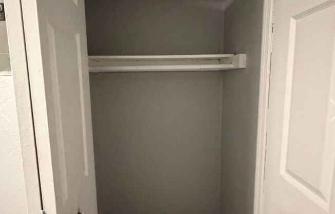 1 bed, 1 bath, 700 sqft, $1,150, Unit Unit 22